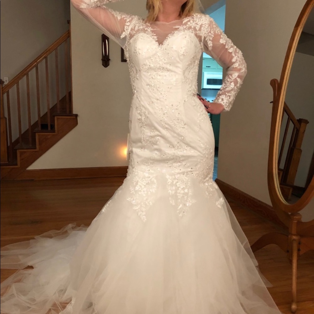 NEW WITH TAGS Mermaid Long Sleeve Wedding Dress